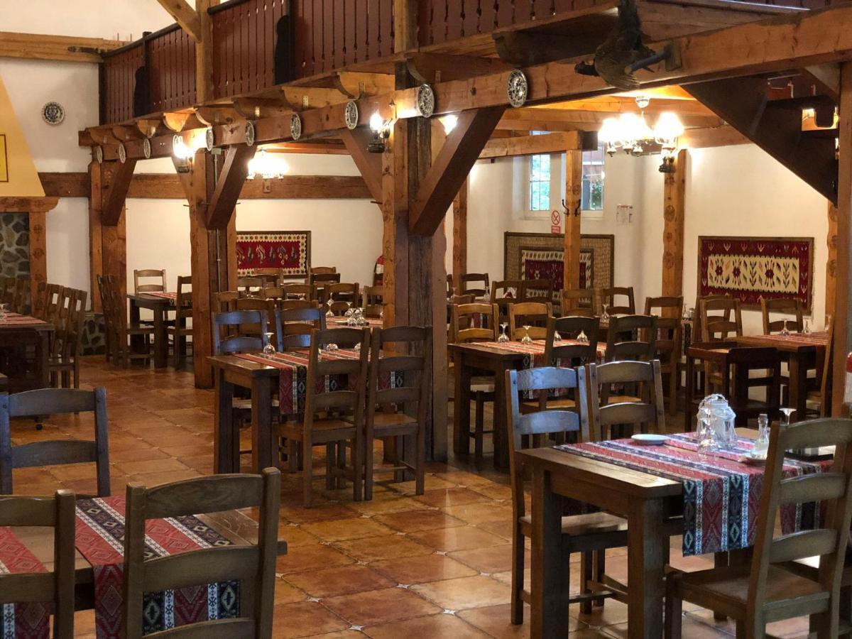 Vila De Argint Aleea Pelesului Nr 2 Sinaia Exterior foto